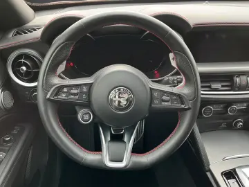ALFA ROMEO Stelvio MY23 Competizione 2.2 Diesel 16V 154kW (