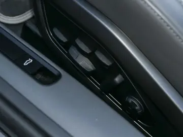 PORSCHE 992 911 Targa 4 GTS Surround View Sitzbelüftung