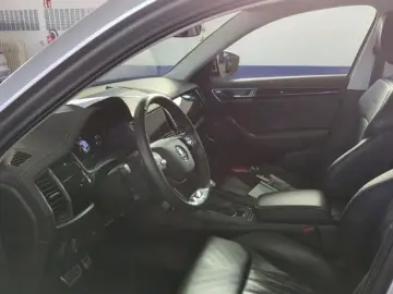 SKODA Kodiaq L&K 4x4 ACC PANO 360  MATRIX APP CANTON