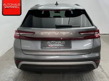 SKODA Kodiaq 2.0 4x4 Selection 7SITZ PANO AHK 360 HUD