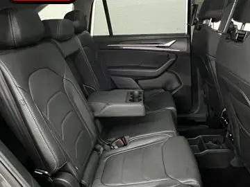 SKODA Kodiaq 2.0 4x4 Selection 7SITZ PANO AHK 360 HUD