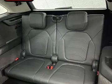 SKODA Kodiaq 2.0 4x4 Selection 7SITZ PANO AHK 360 HUD