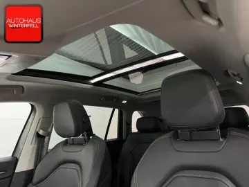 SKODA Kodiaq 2.0 4x4 Selection 7SITZ PANO AHK 360 HUD