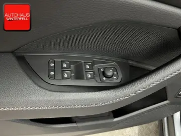 SKODA Kodiaq 2.0 4x4 Selection 7SITZ PANO AHK 360 HUD