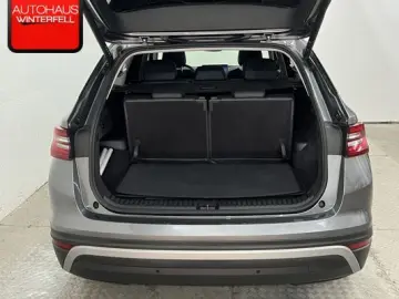 SKODA Kodiaq 2.0 4x4 Selection 7SITZ PANO AHK 360 HUD