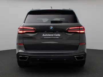BMW X5 M50i