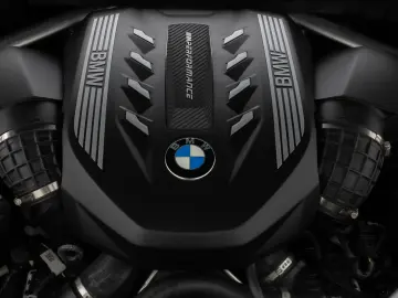 BMW X5 M50i