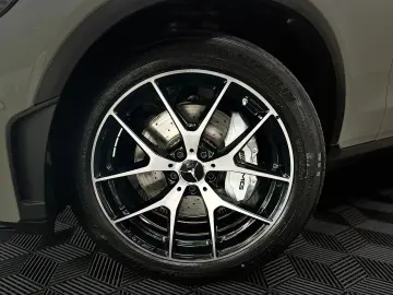 MERCEDES-BENZ GLC43 AMG 4M