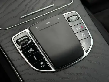 MERCEDES-BENZ GLC43 AMG 4M