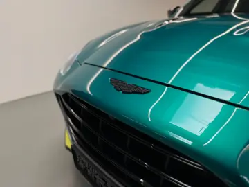 ASTON MARTIN DBX 707   AMR Podium Green   Pano