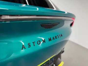 ASTON MARTIN DBX 707   AMR Podium Green   Pano