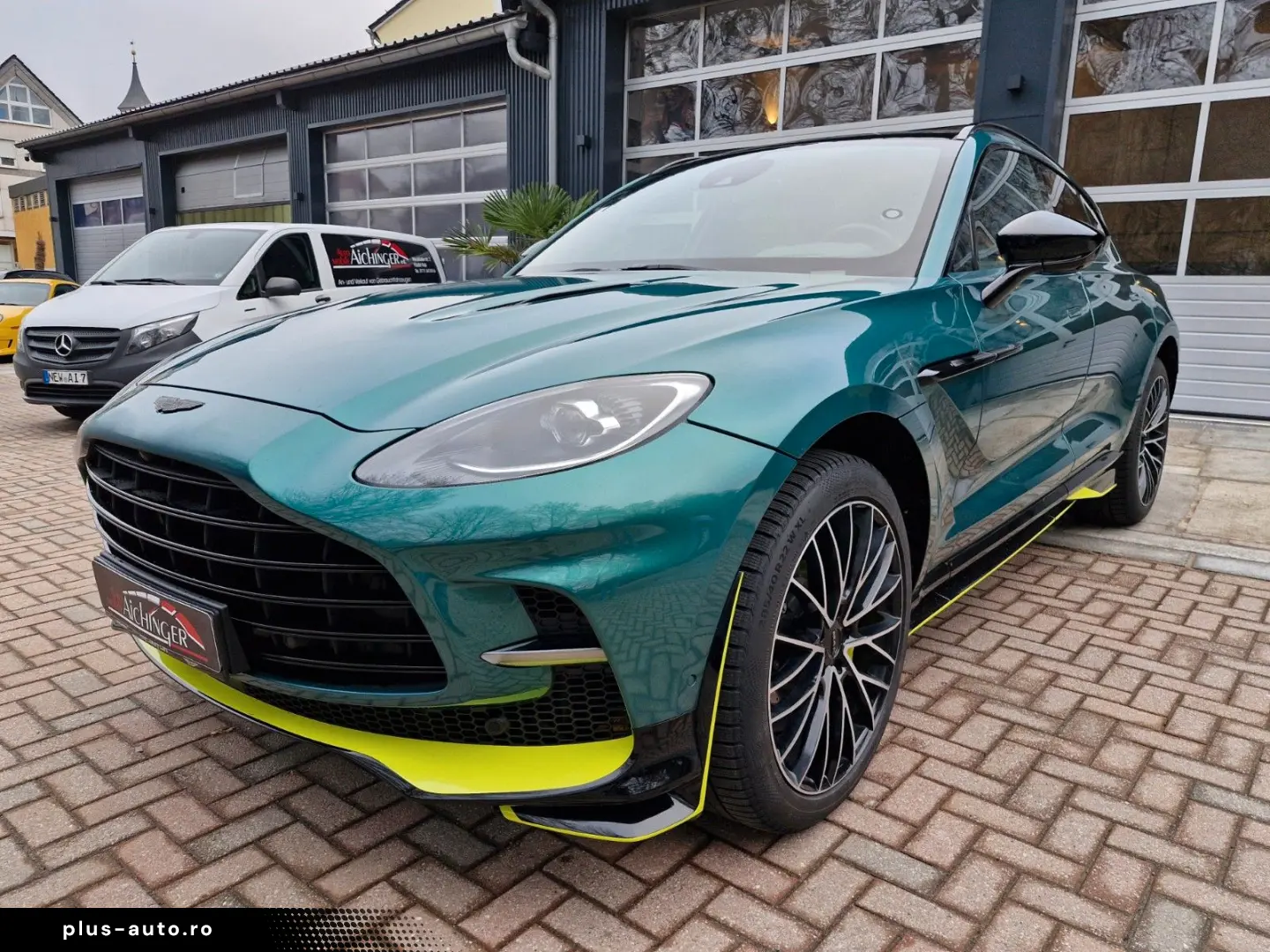ASTON MARTIN DBX707 1.Hand 8-Fach Carbon Panorama