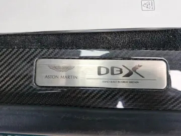 ASTON MARTIN DBX707 1.Hand 8-Fach Carbon Panorama