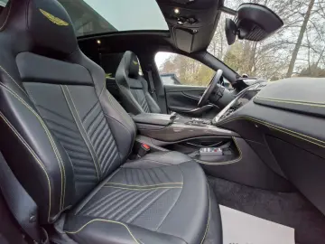 ASTON MARTIN DBX707 1.Hand 8-Fach Carbon Panorama