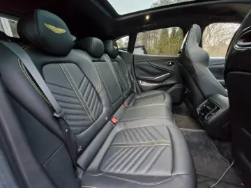 ASTON MARTIN DBX707 1.Hand 8-Fach Carbon Panorama