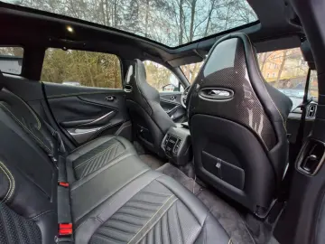 ASTON MARTIN DBX707 1.Hand 8-Fach Carbon Panorama