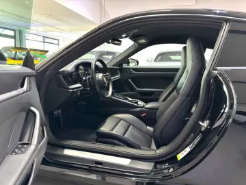PORSCHE 992-911 CARRERA COUPE SPORTSITZE BOSE KAMERA 20
