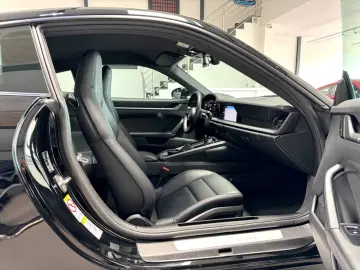 PORSCHE 911-992 CARRERA COUPE SPORTABGAS SPORTSITZE BOSE