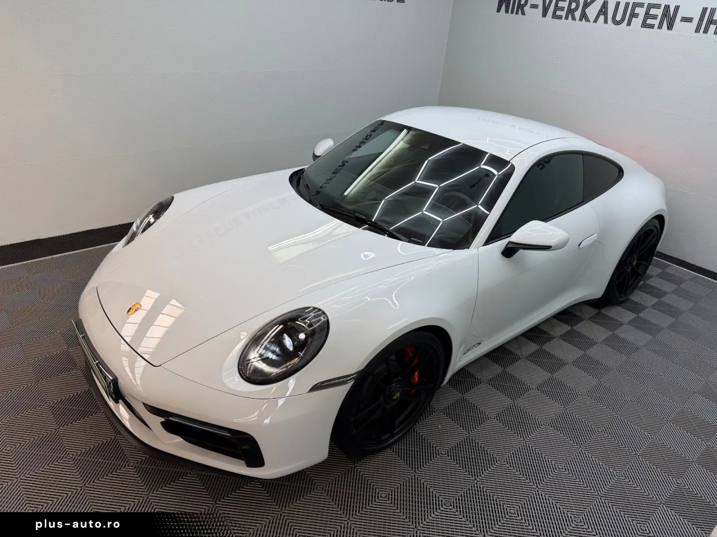 PORSCHE 911 2022 — imagine 3