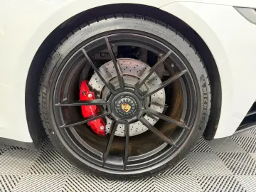 PORSCHE 911 992 Carrera 4 GTS PDK Service & Approved NEU