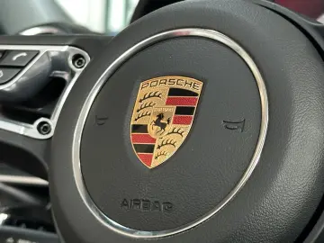 PORSCHE Boxster 718 S BOSE Bi-Xenon Navi SportAuspuff