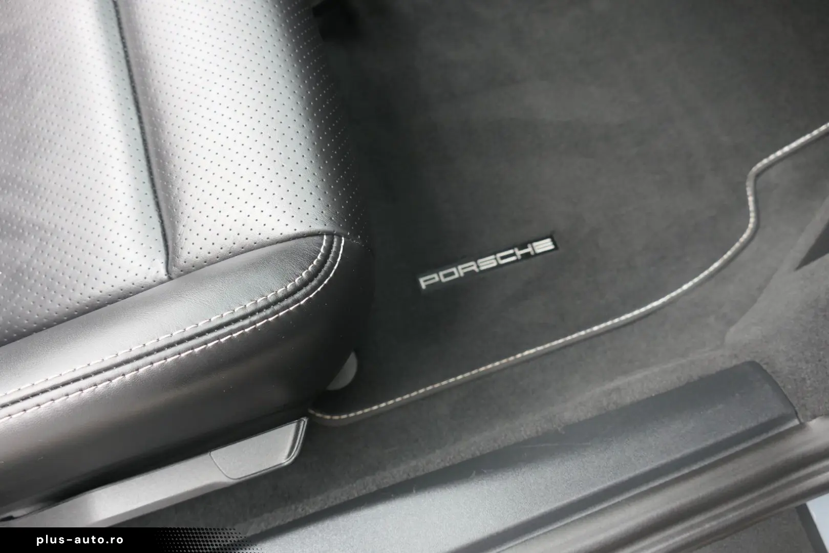 PORSCHE Boxster Style Edition Approved Bose
