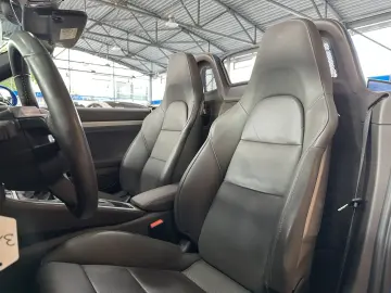 PORSCHE Boxster 718 Leder BOSE R.Cam Navi Sitzbelüftung