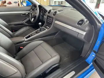 PORSCHE Boxster 718 Leder BOSE R.Cam Navi Sitzbelüftung