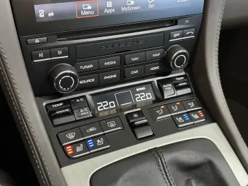 PORSCHE Boxster 718 Leder BOSE R.Cam Navi Sitzbelüftung