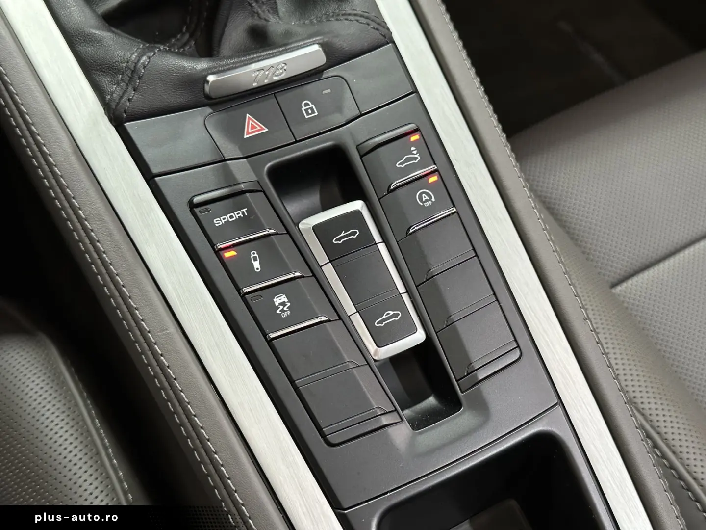 PORSCHE Boxster 718 Leder BOSE R.Cam Navi Sitzbelüftung