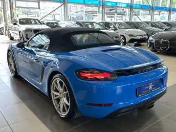 PORSCHE Boxster 718 Leder BOSE R.Cam Navi Sitzbelüftung
