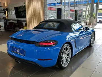 PORSCHE Boxster 718 Leder BOSE R.Cam Navi Sitzbelüftung