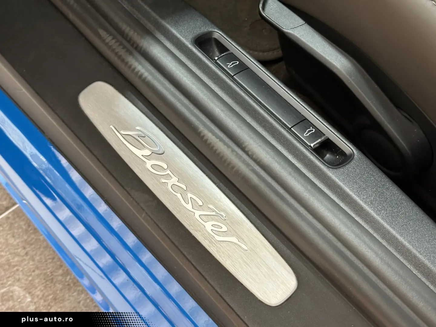 PORSCHE Boxster 718 Leder BOSE R.Cam Navi Sitzbelüftung