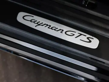 PORSCHE 718 Cayman GTS 4.0
