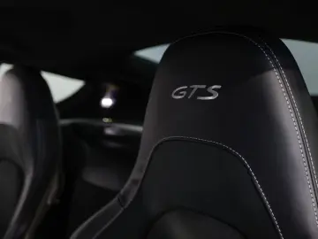 PORSCHE 718 Cayman GTS 4.0