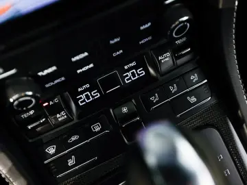 PORSCHE 718 Cayman GTS 4.0