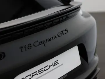 PORSCHE 718 Cayman GTS 4.0