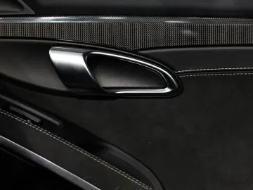 PORSCHE 718 Cayman GTS 4.0