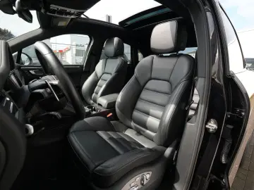 PORSCHE Macan T BURMESTER-ACC-LUFTF.-PANO-18WEGE-VOLL