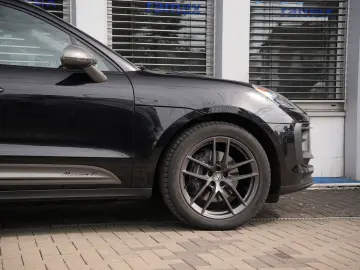 PORSCHE Macan T BURMESTER-ACC-LUFTF.-PANO-18WEGE-VOLL