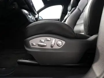 PORSCHE Macan T BURMESTER-ACC-LUFTF.-PANO-18WEGE-VOLL