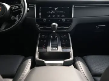PORSCHE Macan T BURMESTER-ACC-LUFTF.-PANO-18WEGE-VOLL