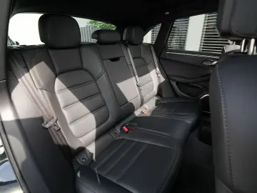 PORSCHE Macan T BURMESTER-ACC-LUFTF.-PANO-18WEGE-VOLL