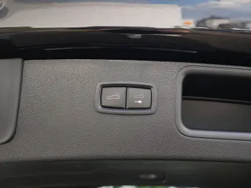 PORSCHE Macan T BURMESTER-ACC-LUFTF.-PANO-18WEGE-VOLL