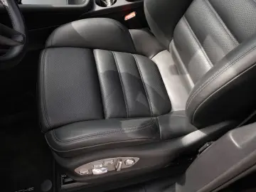 PORSCHE Macan T BURMESTER-ACC-LUFTF.-PANO-18WEGE-VOLL