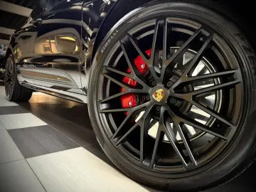 PORSCHE Macan GTS Pano 18Wege ACC Luft Standheizung 360