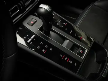 PORSCHE Macan GTS Pano 18Wege ACC Luft Standheizung 360