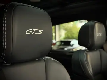 PORSCHE Macan GTS Pano 18Wege ACC Luft Standheizung 360