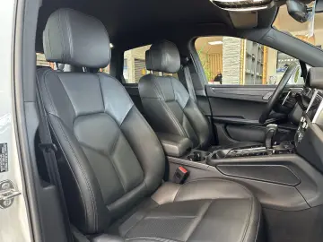 PORSCHE Macan Allrad R.Cam Navi Leder SHZ LED Tempomat