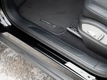 PORSCHE Macan Panorama Dachsystem Sitzheizung vorn